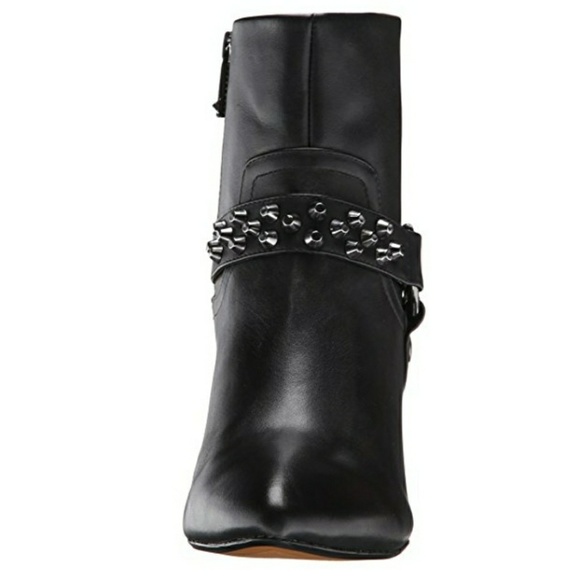 Chic & Edgy Report Signature Booties - Picture 2 of 3